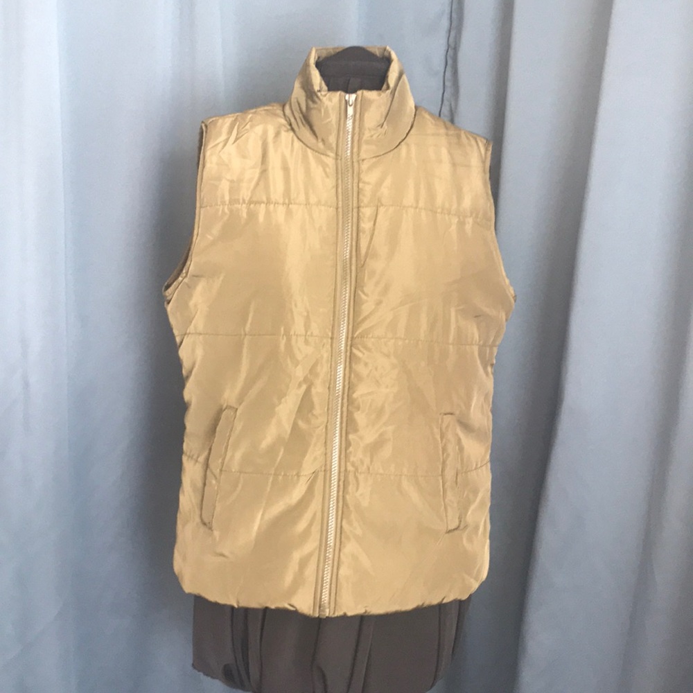 Urbanology army green puffer vest